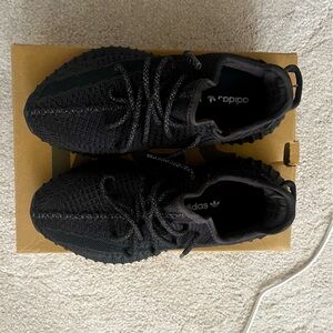 Yeezy Boost 350 V2